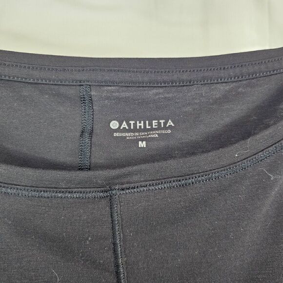 Athleta Essence Flow Top Womens Medium Black Long Sleeve Crew Neck Lightweight - Picture 6 of 7